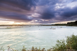 Waitaki River au coucher du soleil, près d'Oamaru