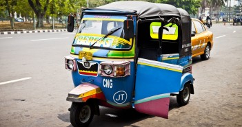 Jakarta : le gros durian ! Super tuk-tuk Jakarta Java Indonesie