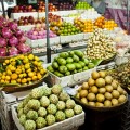 Etale de fruits, marché de Phnom Penh, Cambodge