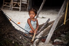 petite-fille-plage-thong-nai-phan-yai-ile-koh-phangan2