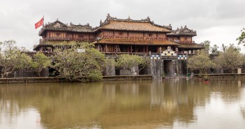 La traversée du centre Vietnam…dans l’eau ! Palais de Hué, Vietnam