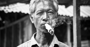 L'indonésien fumant