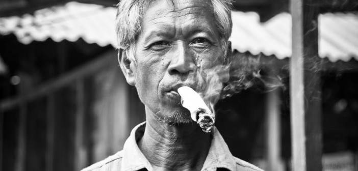 L'indonésien fumant