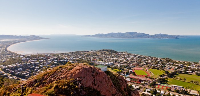 Townsville et Magnetic Island vus de Castle Hill