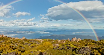 Arc-en-ciel et vue sur Hobart, mont Wellington
