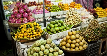 Etale de fruits, marché de Phnom Penh, Cambodge